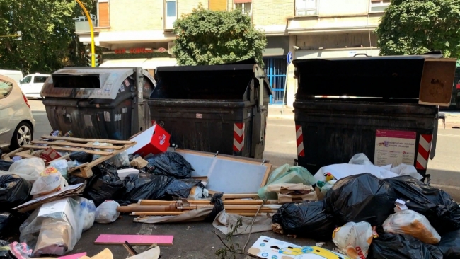 Roma'da çöp dağları oluştu